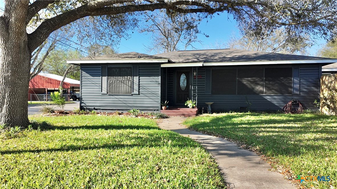 408 Walnut Street Yoakum, TX 77995 - Photo 1 of 26