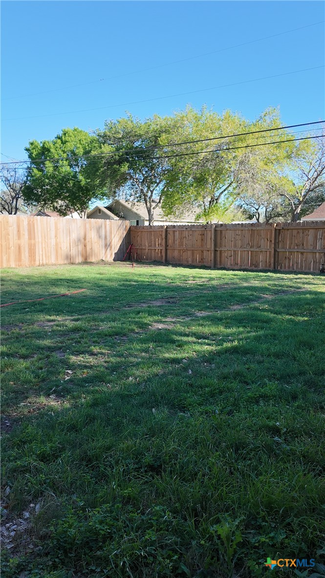 408 Walnut Street Yoakum, TX 77995 - Photo 17 of 26