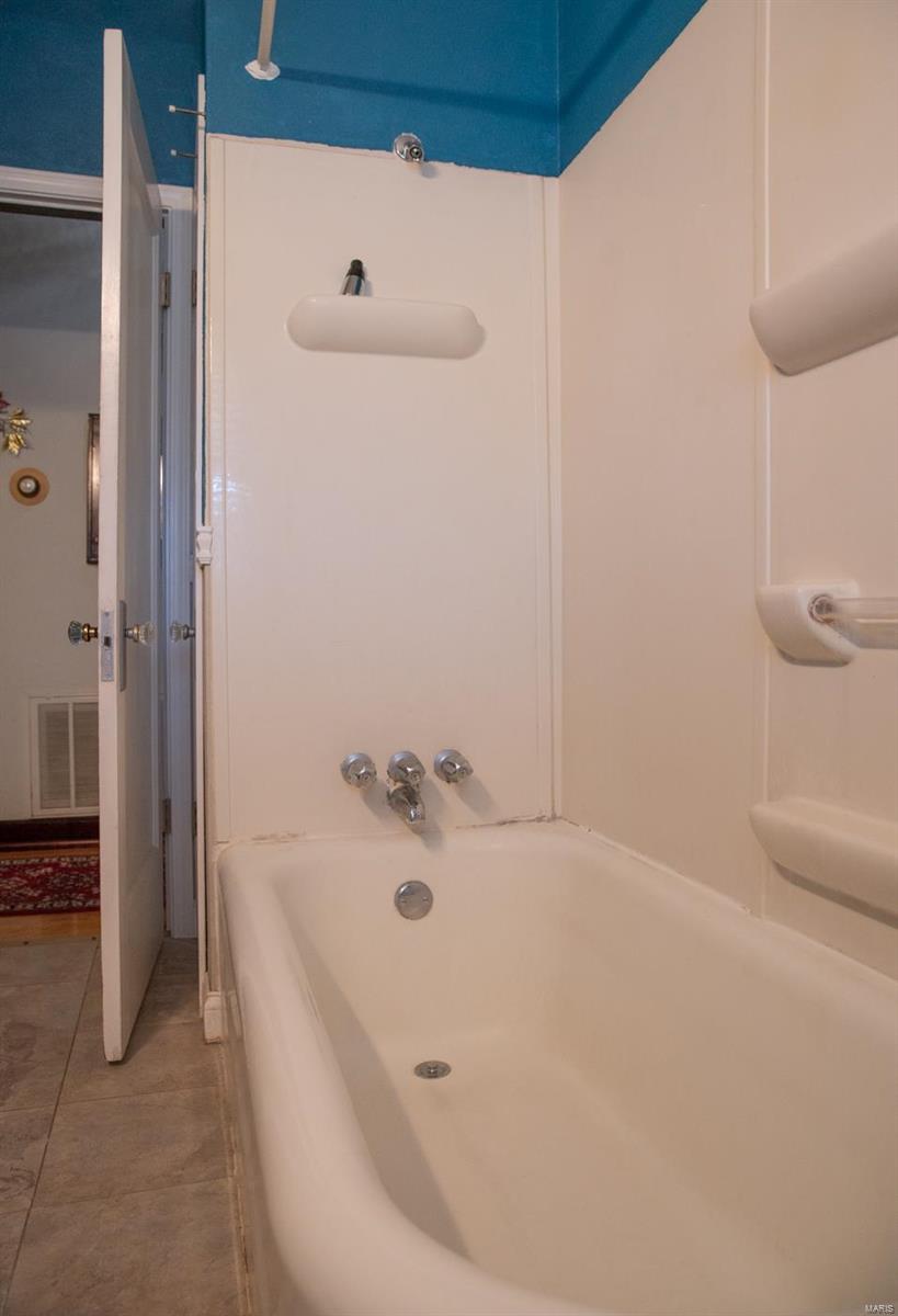 8 Kircher Place Belleville, IL 62220 - Photo 24 of 33