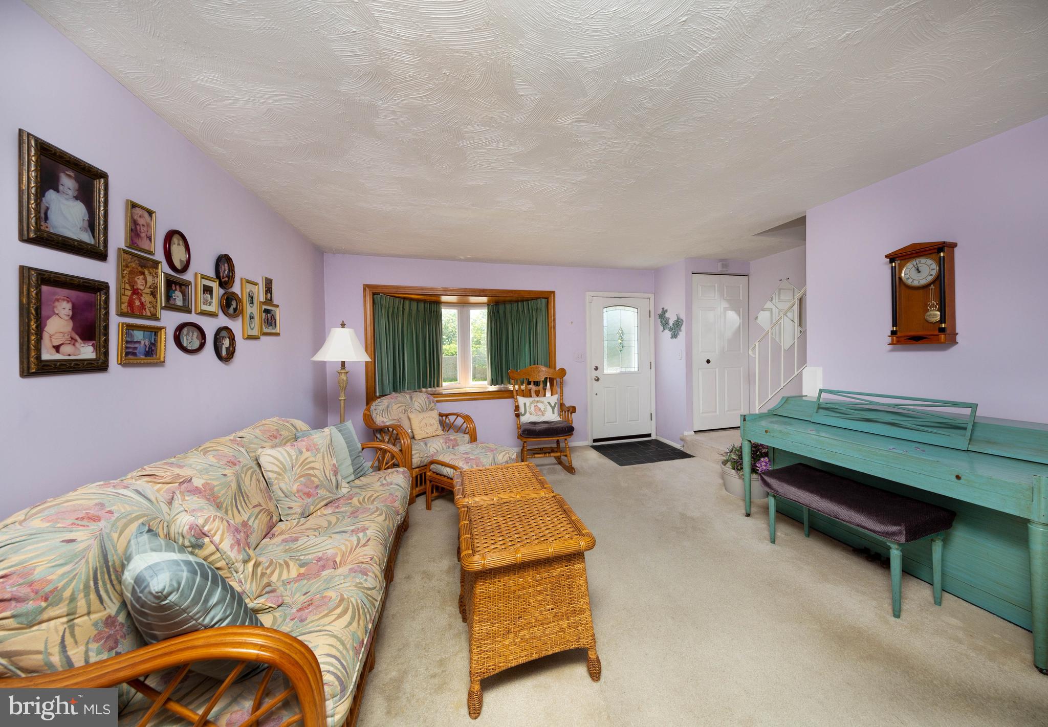 610 Mansfield Road Baltimore, MD 21221 - Photo 8 of 30 Spacious Living Room