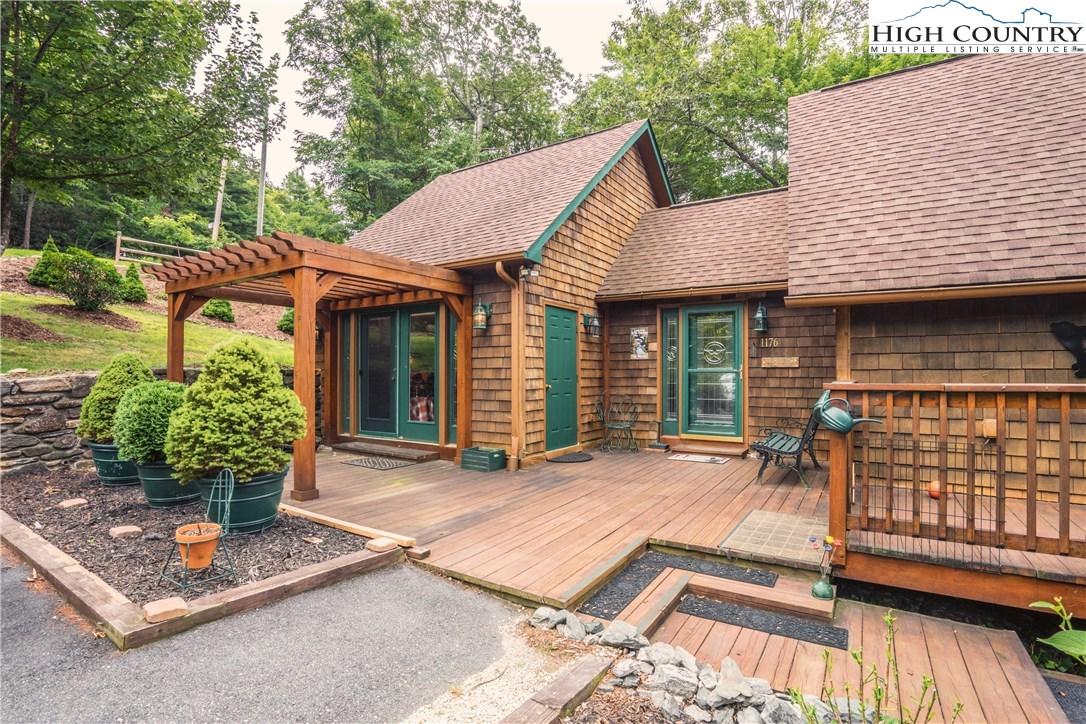 1176 Old Hampton Road Boone, NC 28607 - Photo 4 of 43 Gallery Image 4