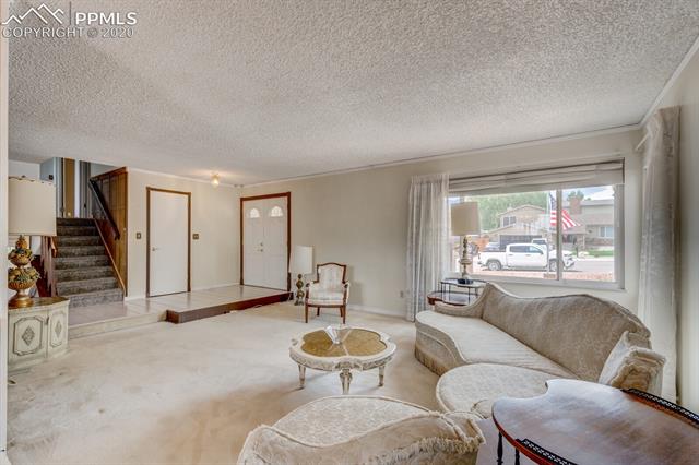656 Gilcrest Road Colorado Springs, CO 80906 - Photo 8 of 48