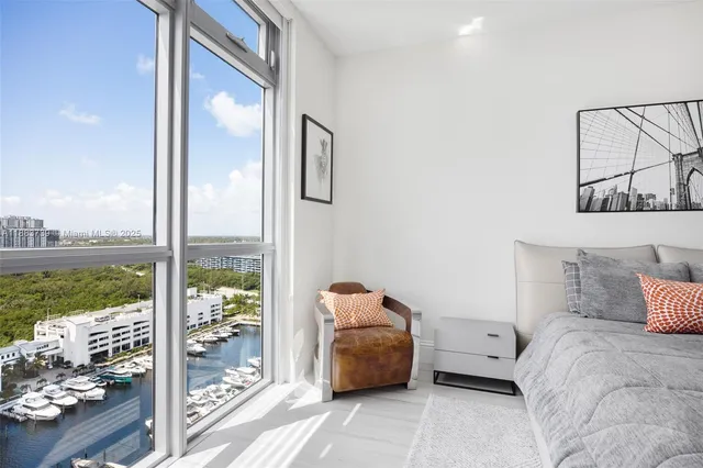 $12,500 | 17301 Biscayne Boulevard, Unit 2009, North Miami Beach, FL 33160