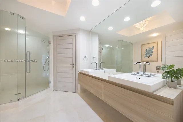 $12,500 | 17301 Biscayne Boulevard, Unit 2009, North Miami Beach, FL 33160