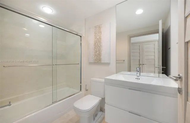 $12,500 | 17301 Biscayne Boulevard, Unit 2009, North Miami Beach, FL 33160