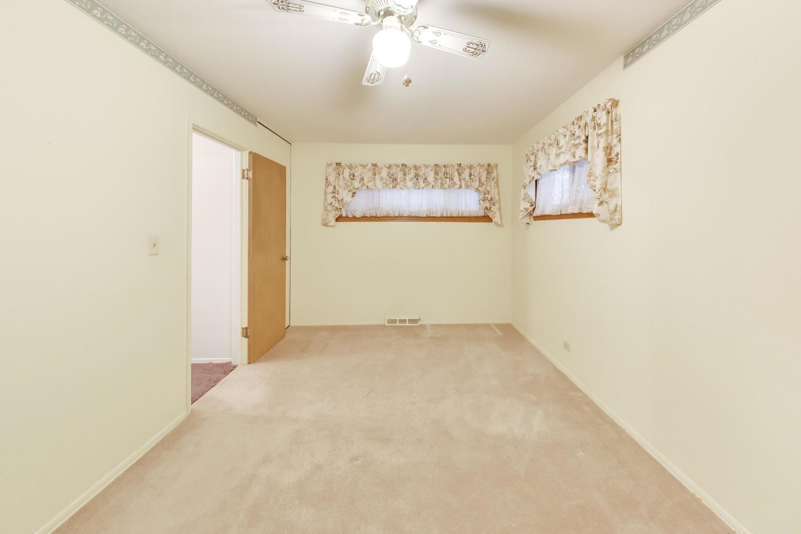 920 Pleasant Avenue Addison, IL 60101 - Photo 16 of 32