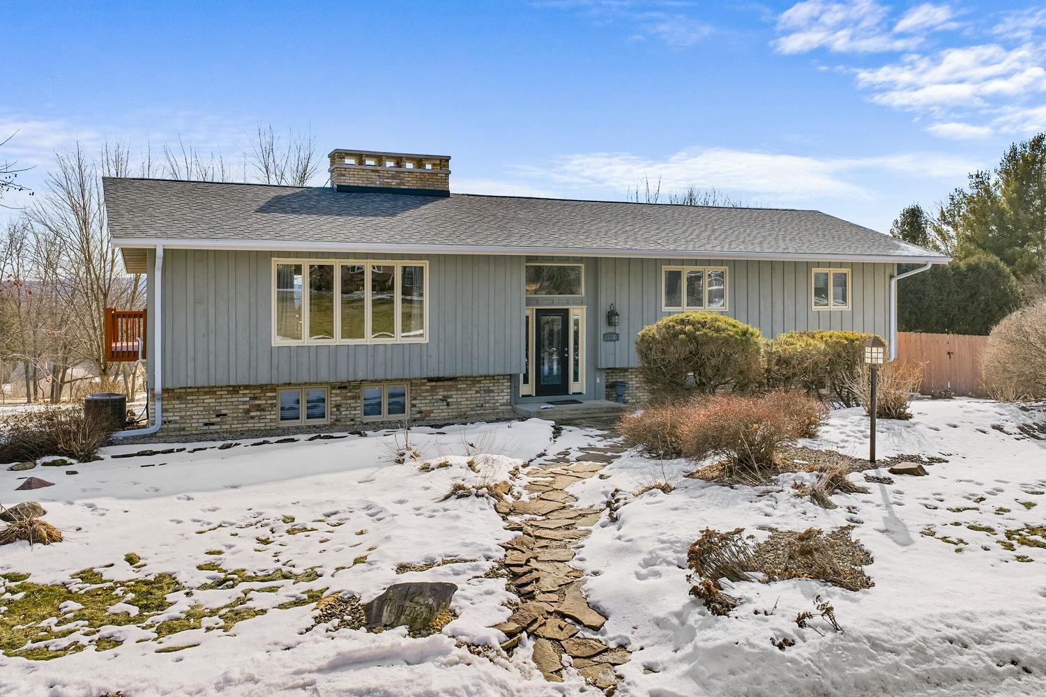 128 Monroe Street Baraboo, WI 53913 - Photo 1 of 42