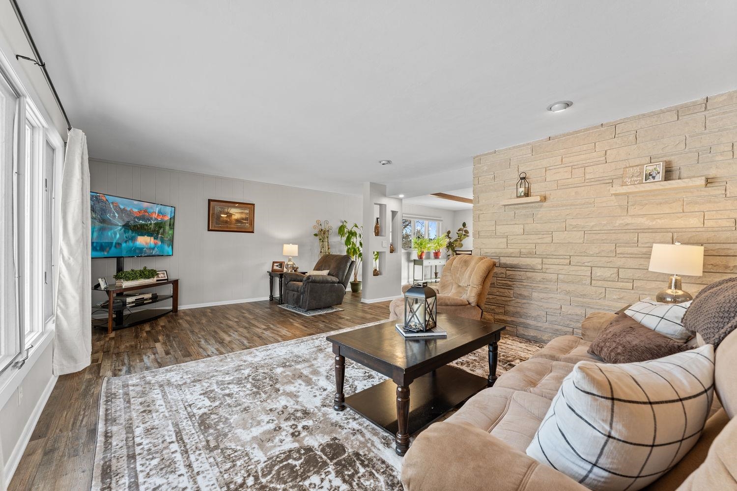 128 Monroe Street Baraboo, WI 53913 - Photo 4 of 42