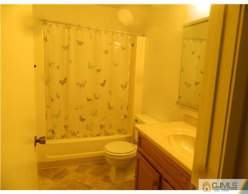 34 B Haddon Road Monroe Township, NJ 08831 - Photo 6 of 10