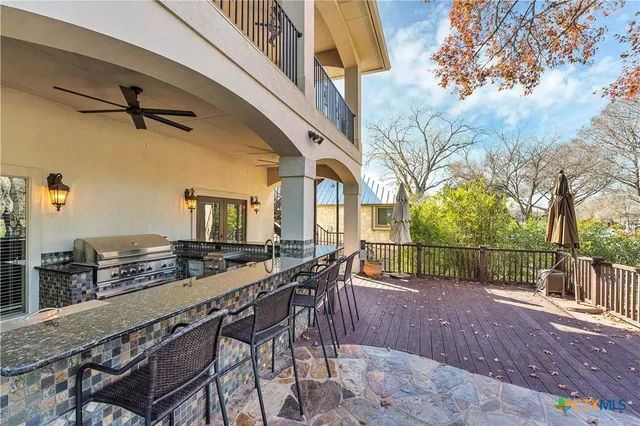 $1,850,000 | 514 Woodlake Drive, McQueeney, TX 78123