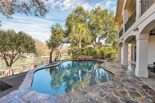 $1,850,000 | 514 Woodlake Drive, McQueeney, TX 78123