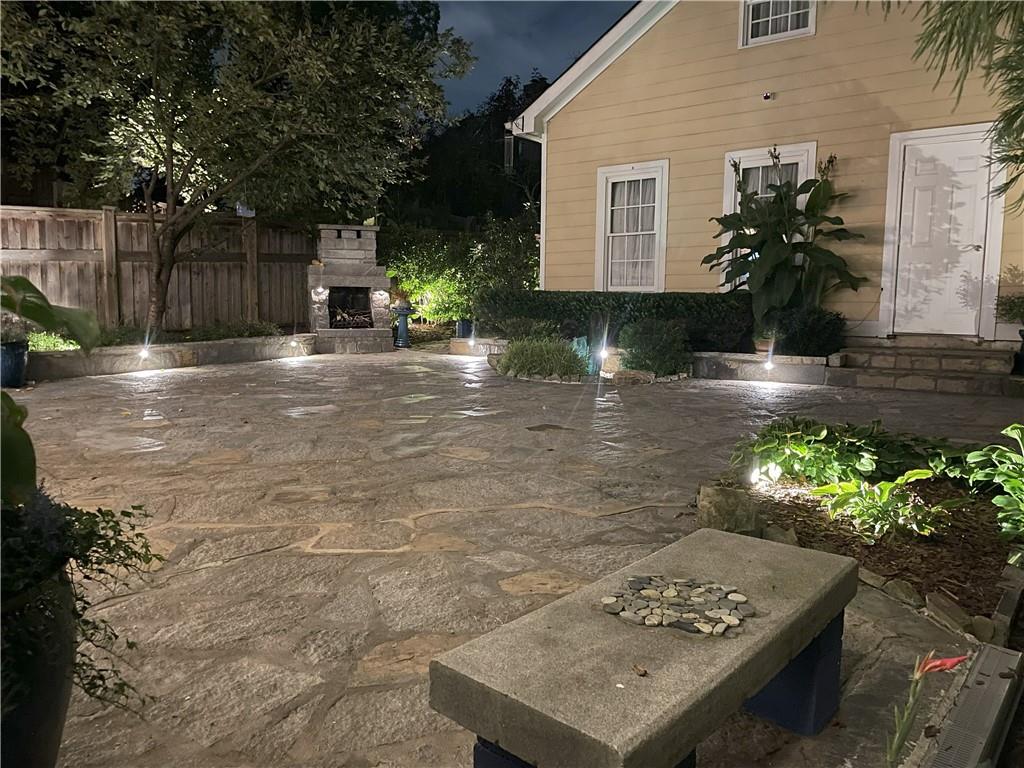 526 Hill Street Southeast Atlanta, GA 30312 - Photo 74 of 81 a front view of a house with a yard