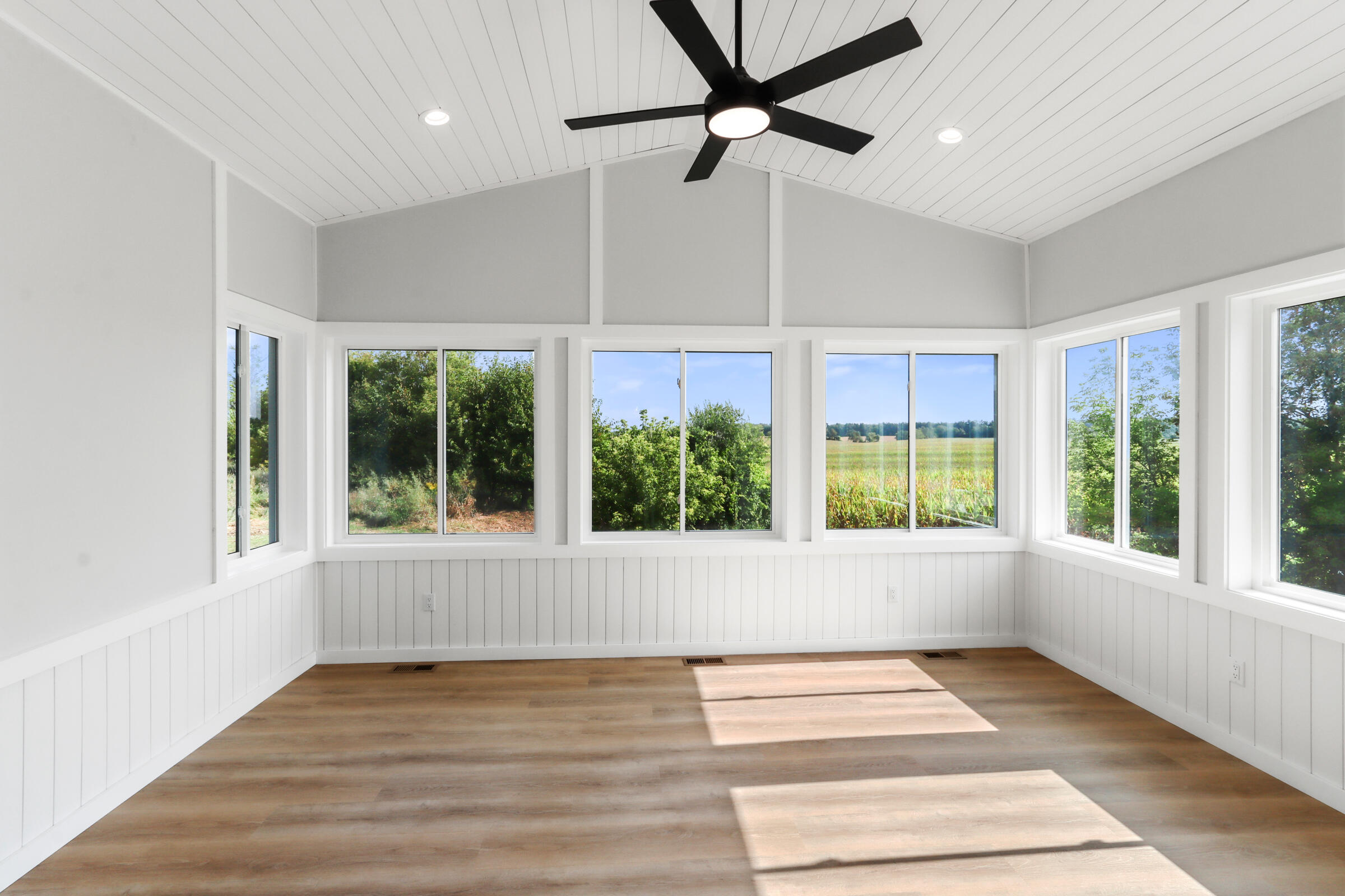 1703 Links Road Geneva, WI 53147 - Photo 23 of 43 IMG_1692