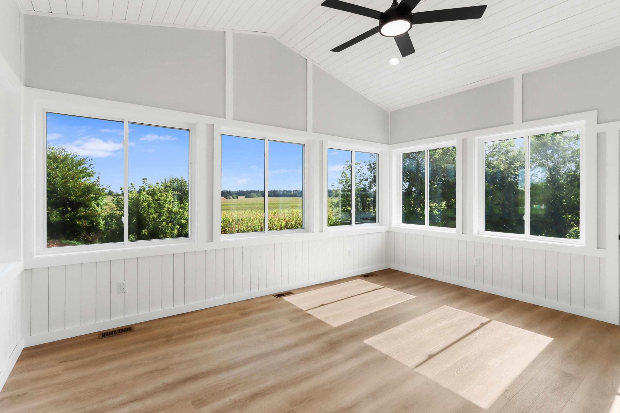 1703 Links Road Geneva, WI 53147 - Photo 24 of 43 IMG_1703