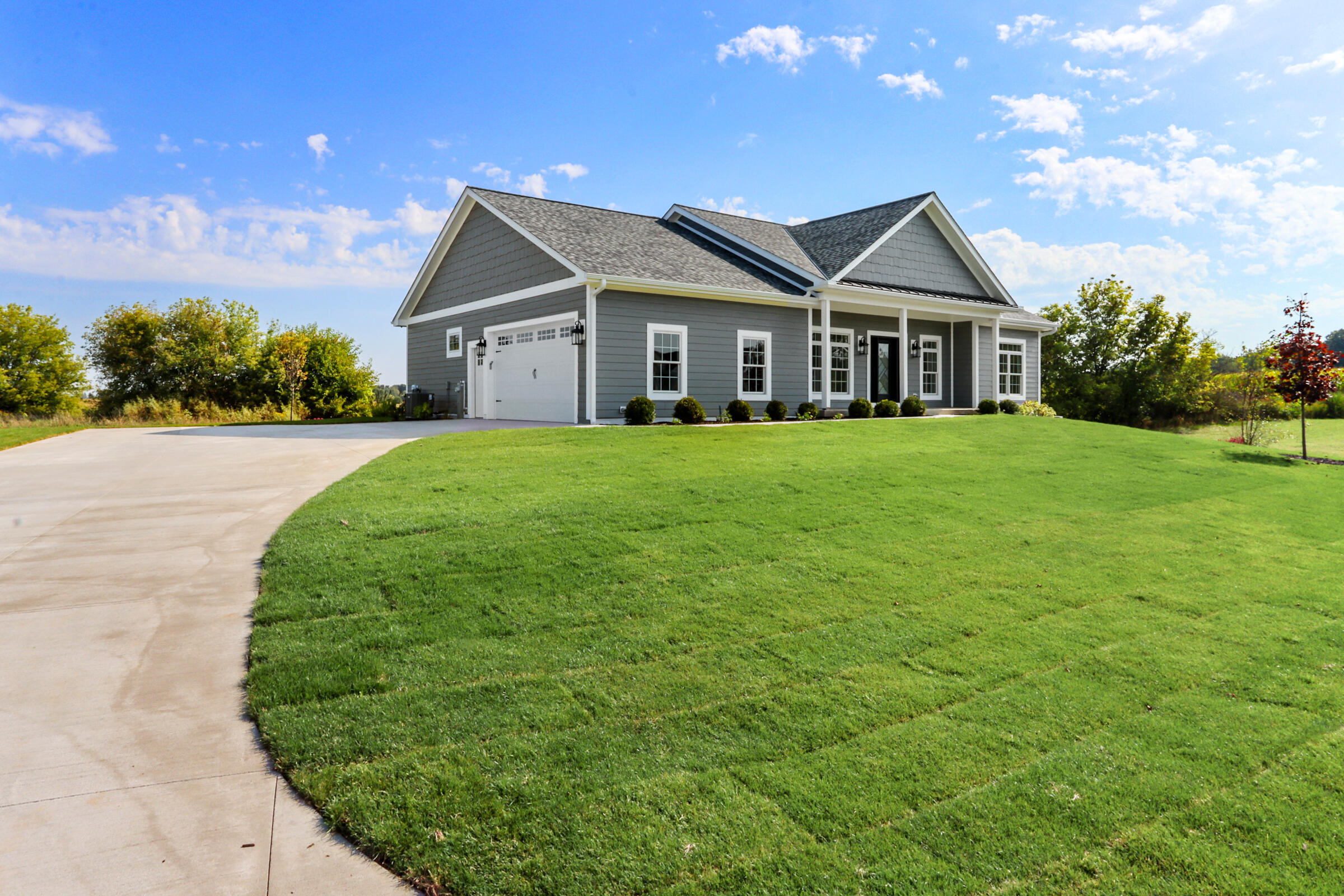 1703 Links Road Geneva, WI 53147 - Photo 4 of 43 Front
