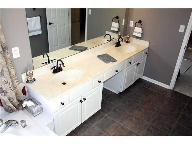 10674 Red Berry Court Fishers, IN 46037 - Photo 14 of 22 Gallery Image 14