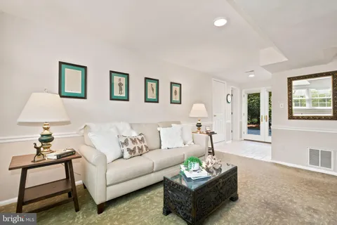 $900,000 | 4509 Clearbrook Lane, Kensington, MD 20895
