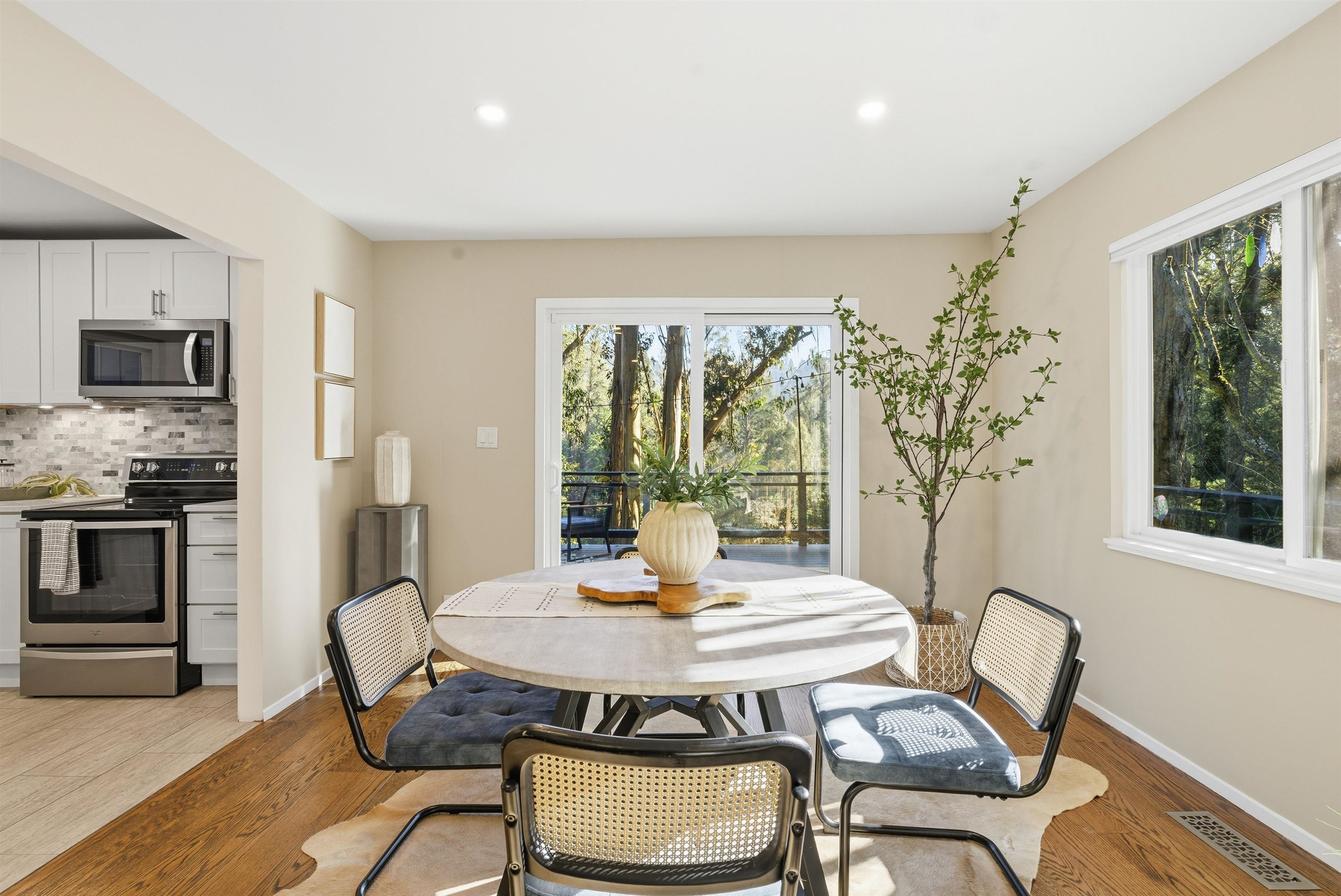 6416 Valley View Road Oakland, CA 94611 - Photo 14 of 58 a dining room with furniture and window