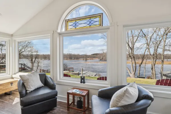 $834,900 | W10126 Schiefelbein Road, Poynette, WI 53955