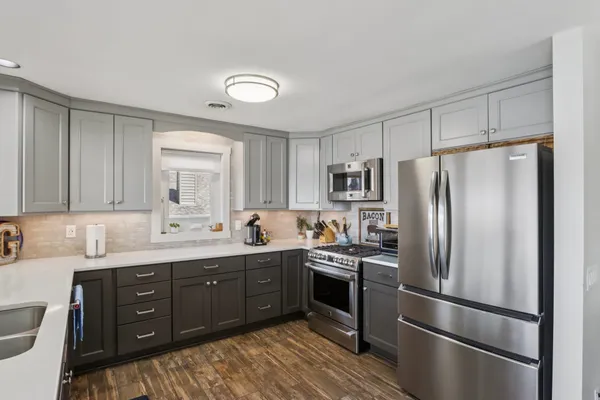 $834,900 | W10126 Schiefelbein Road, Poynette, WI 53955