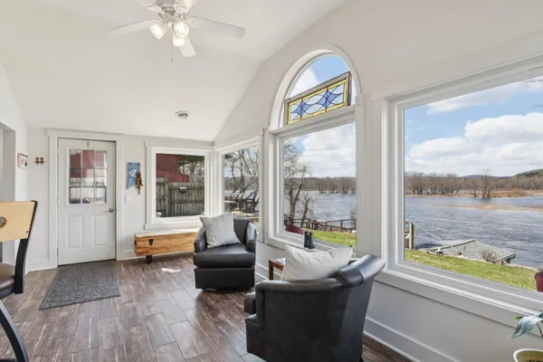 $834,900 | W10126 Schiefelbein Road, Poynette, WI 53955
