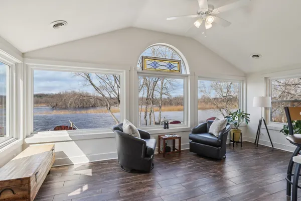 $834,900 | W10126 Schiefelbein Road, Poynette, WI 53955