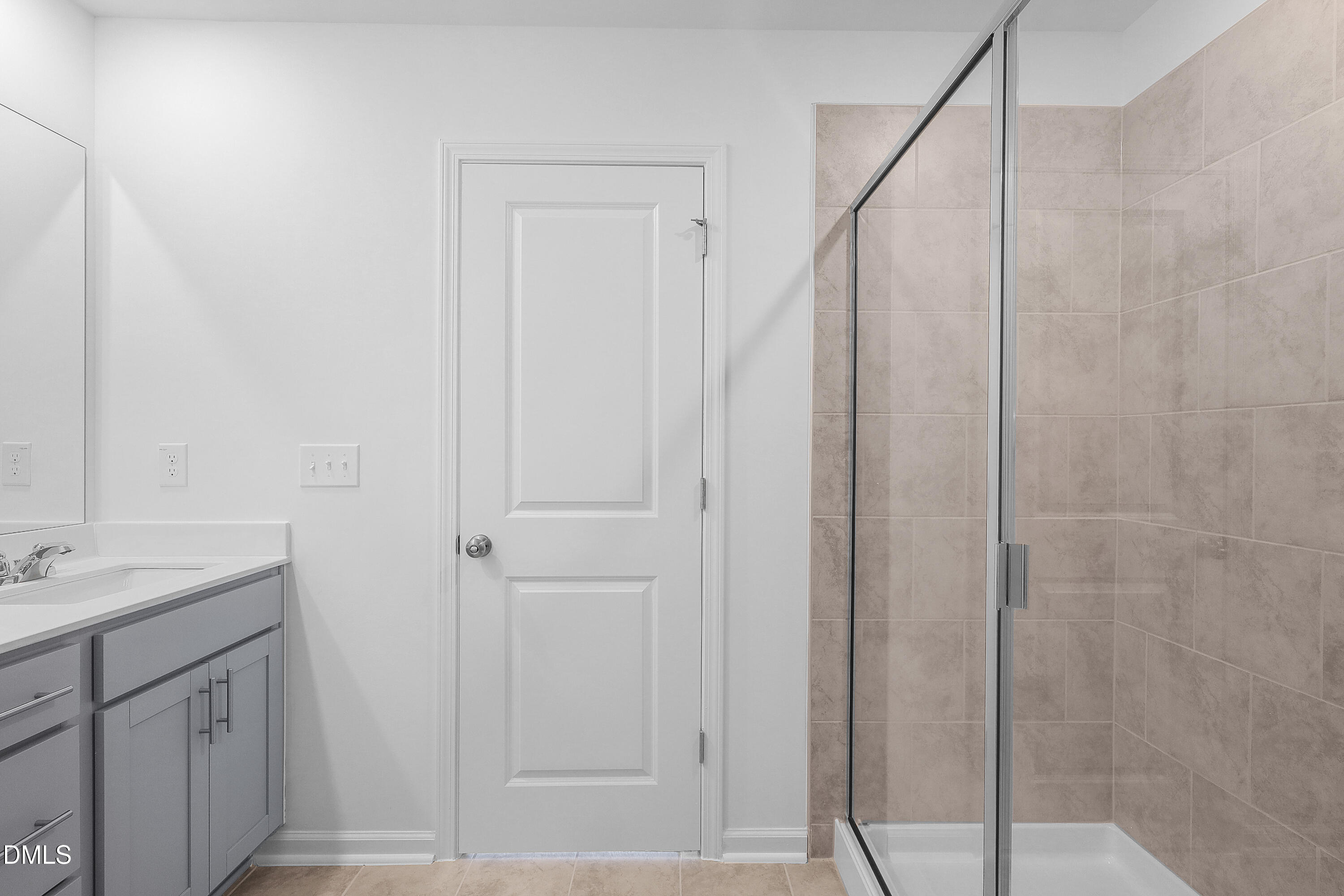 3601 Elm Grv Lane Raleigh, NC 27604 - Photo 16 of 54 SUN_ElmGrove_Pic_Wyatt_Owners_Bath_2of3