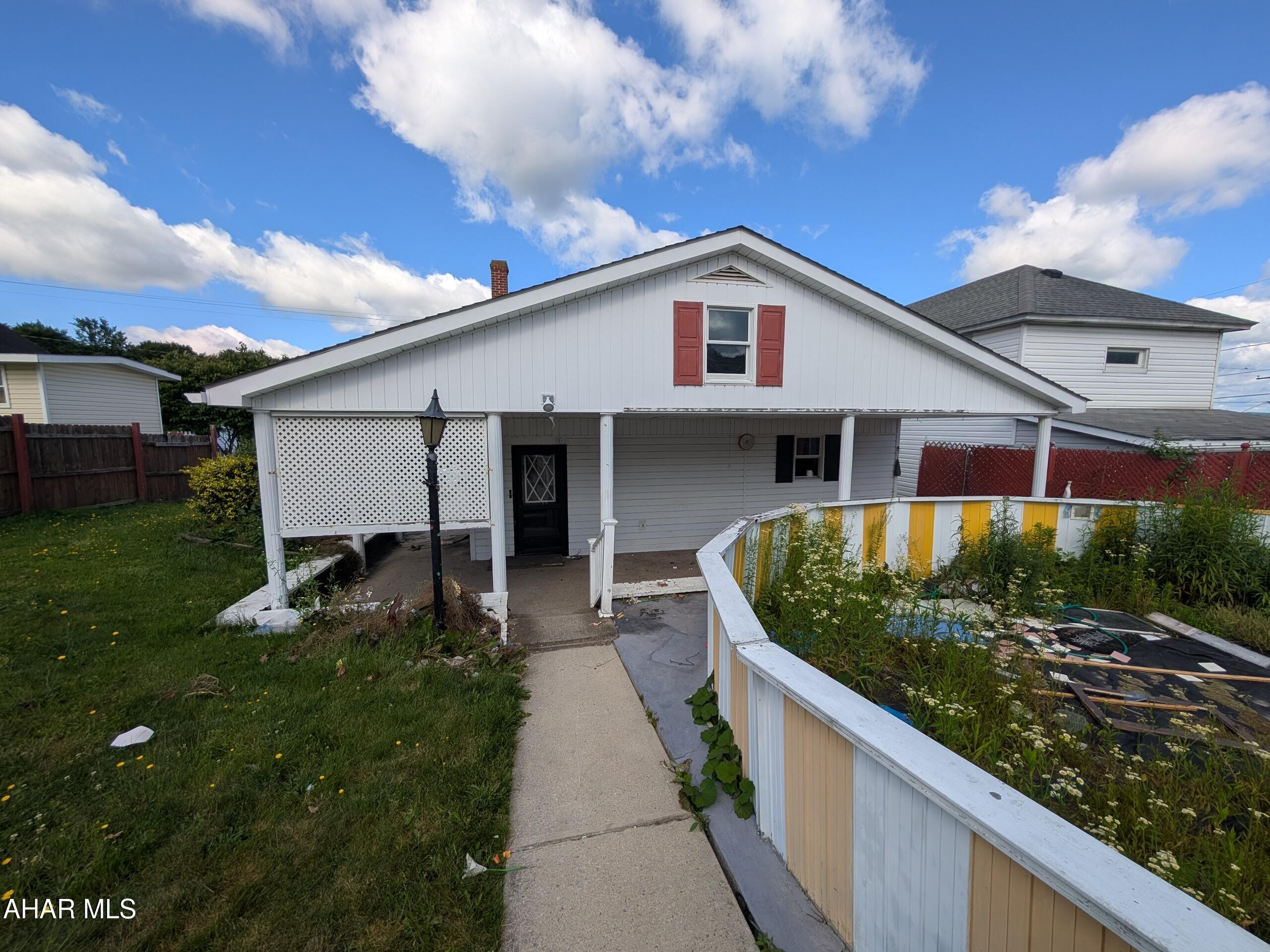 1603 Springhill Road Portage, PA 15946 - Photo 4 of 31
