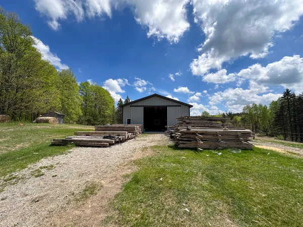 $500,000 | 5320 East 18 Road, Manton, MI 49663