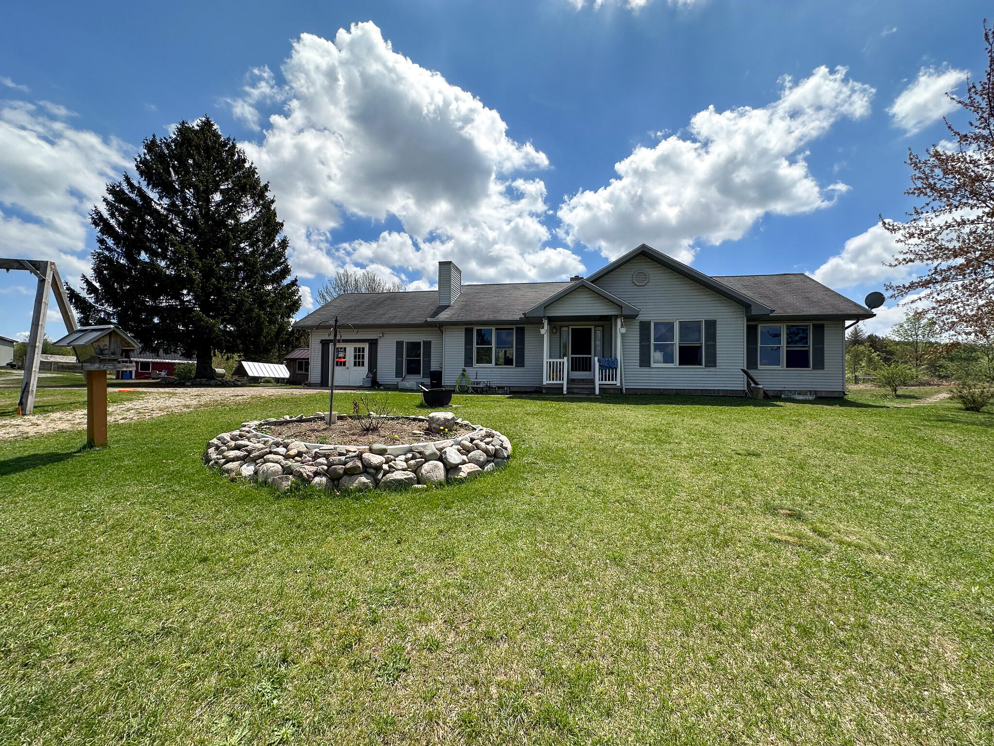 5320 East 18 Road Manton, MI 49663 - Photo 5 of 57 Home front Angle
