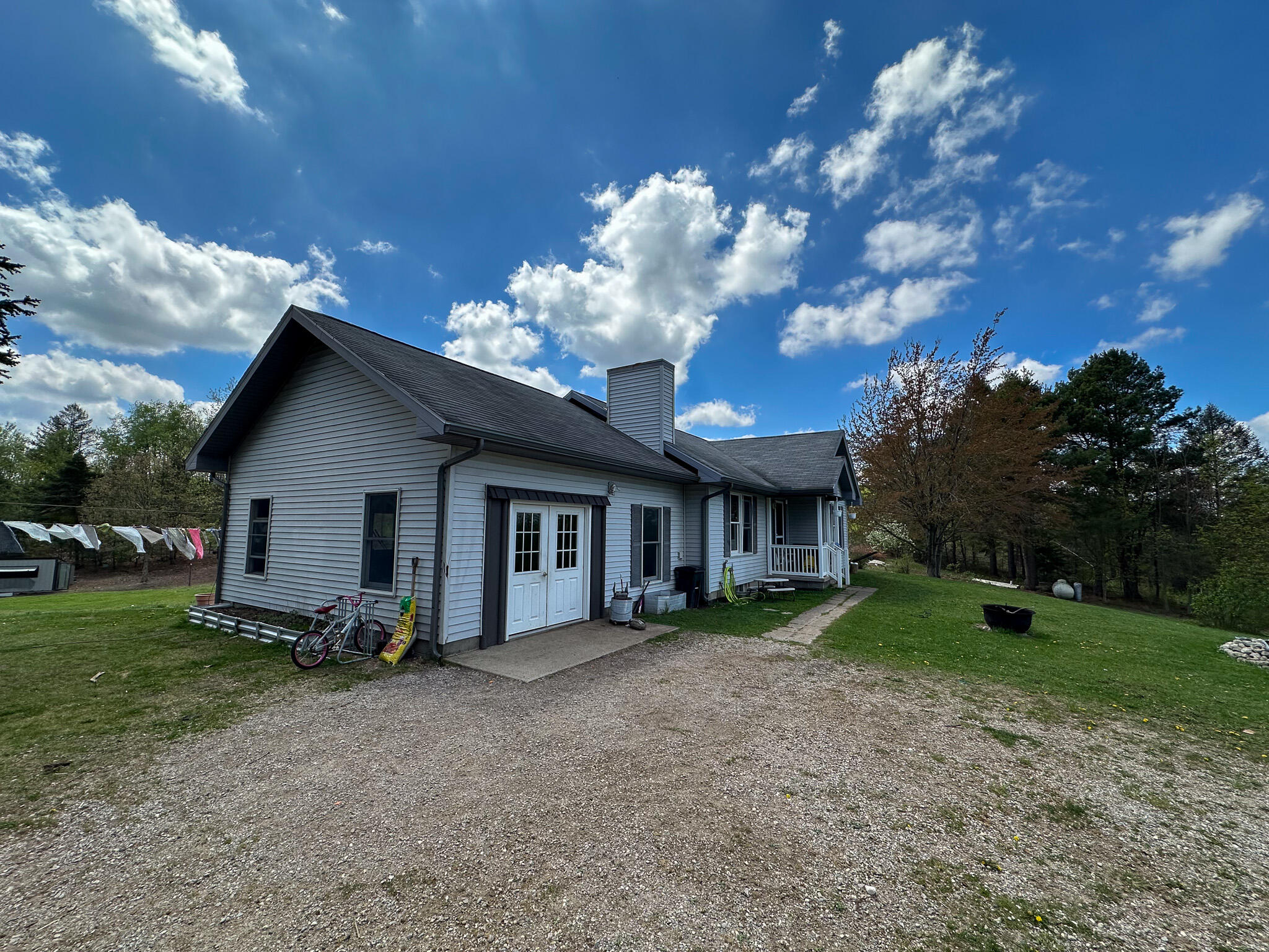 5320 East 18 Road Manton, MI 49663 - Photo 9 of 57 Garage Angle