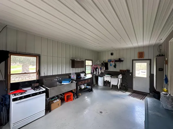 $500,000 | 5320 East 18 Road, Manton, MI 49663