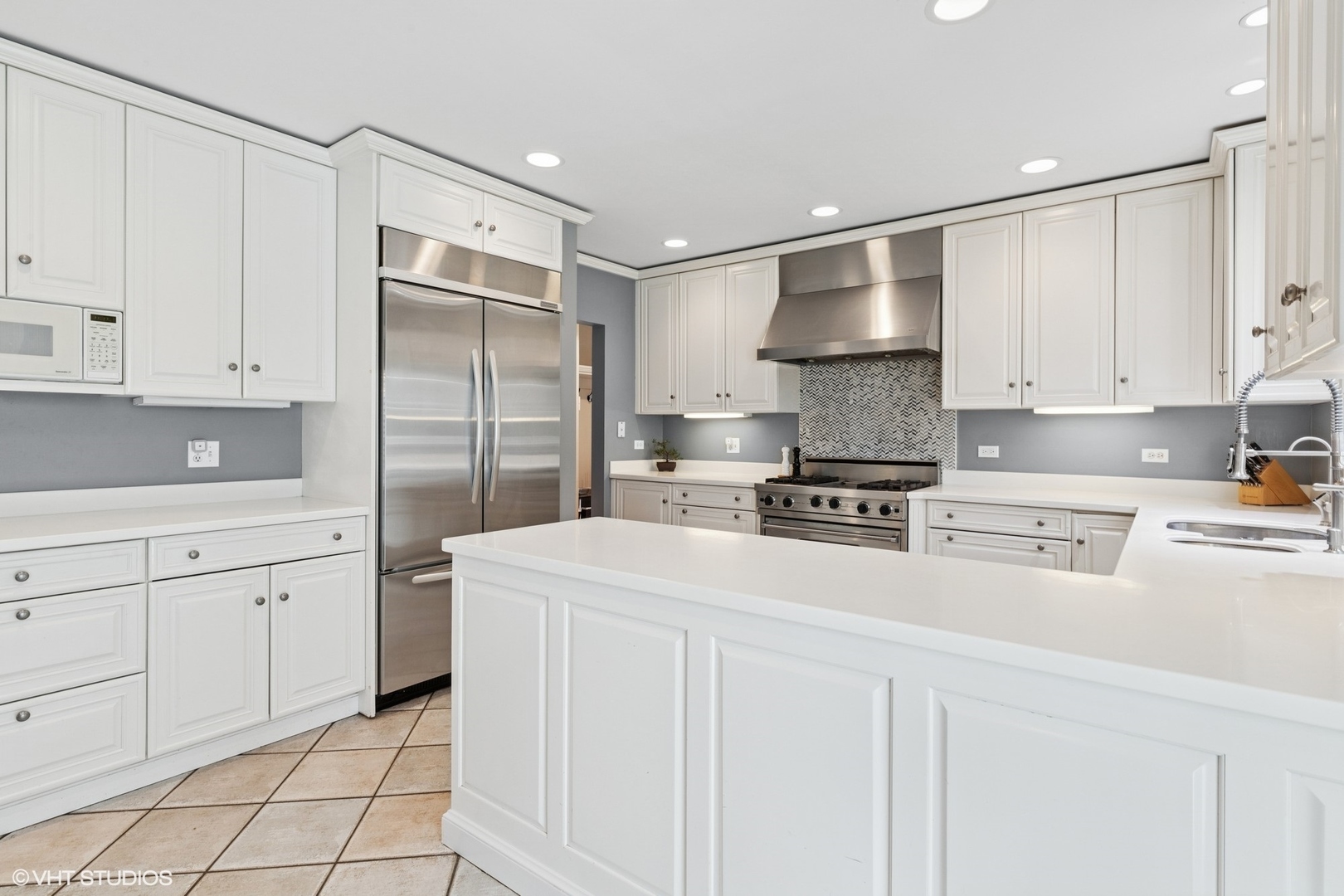 31 Briar Road Golf, IL 60029 - Photo 8 of 25 Gallery Image 8