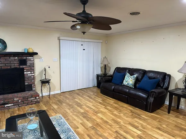 $349,900 | 4 East Clairmont Drive, Newark, DE 19702