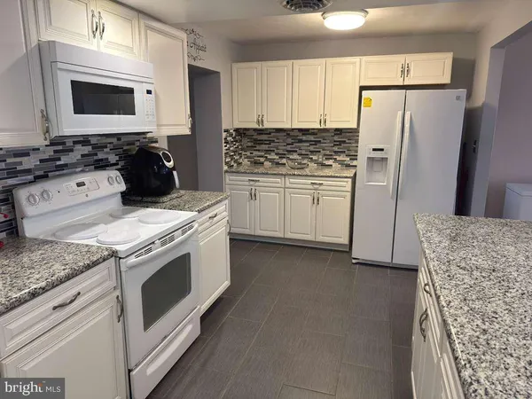 $344,900 | 4 East Clairmont Drive, Newark, DE 19702