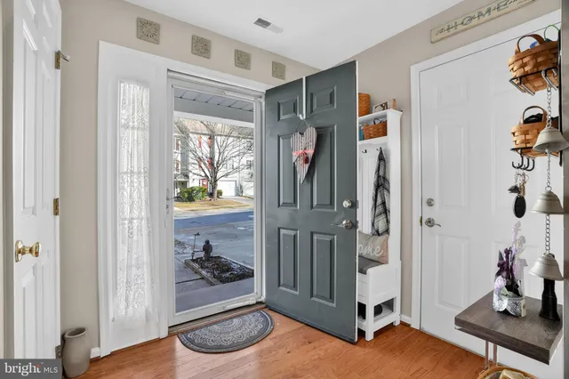 $530,000 | 5327 Chase Lions Way, Columbia, MD 21044