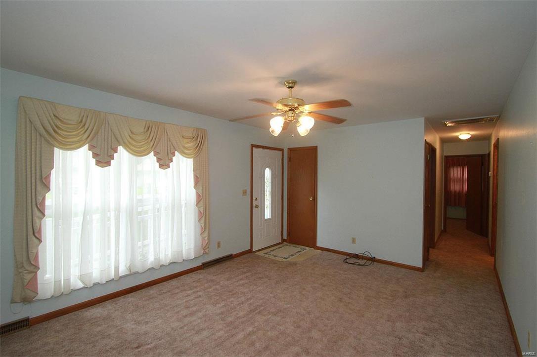 203 George Street Brighton, IL 62012 - Photo 5 of 12 Gallery Image 5