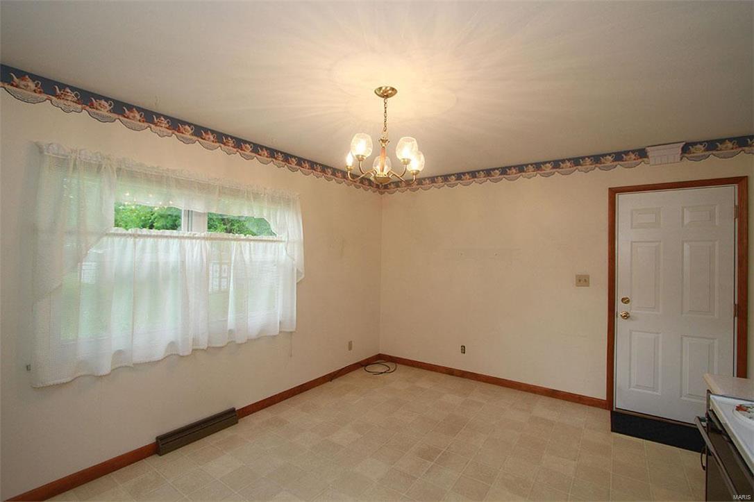 203 George Street Brighton, IL 62012 - Photo 6 of 12 Gallery Image 6