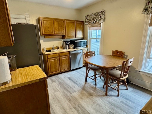 521 Main Street Oneida, NY 13421 - Photo 16 of 31 Eat-in kitchen