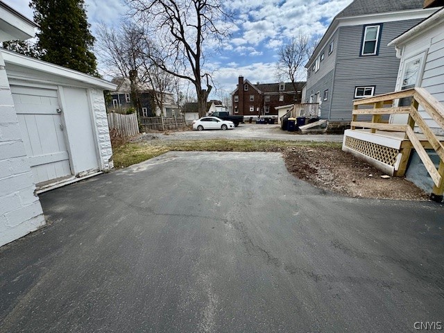 521 Main Street Oneida, NY 13421 - Photo 4 of 31 Nice off street parking