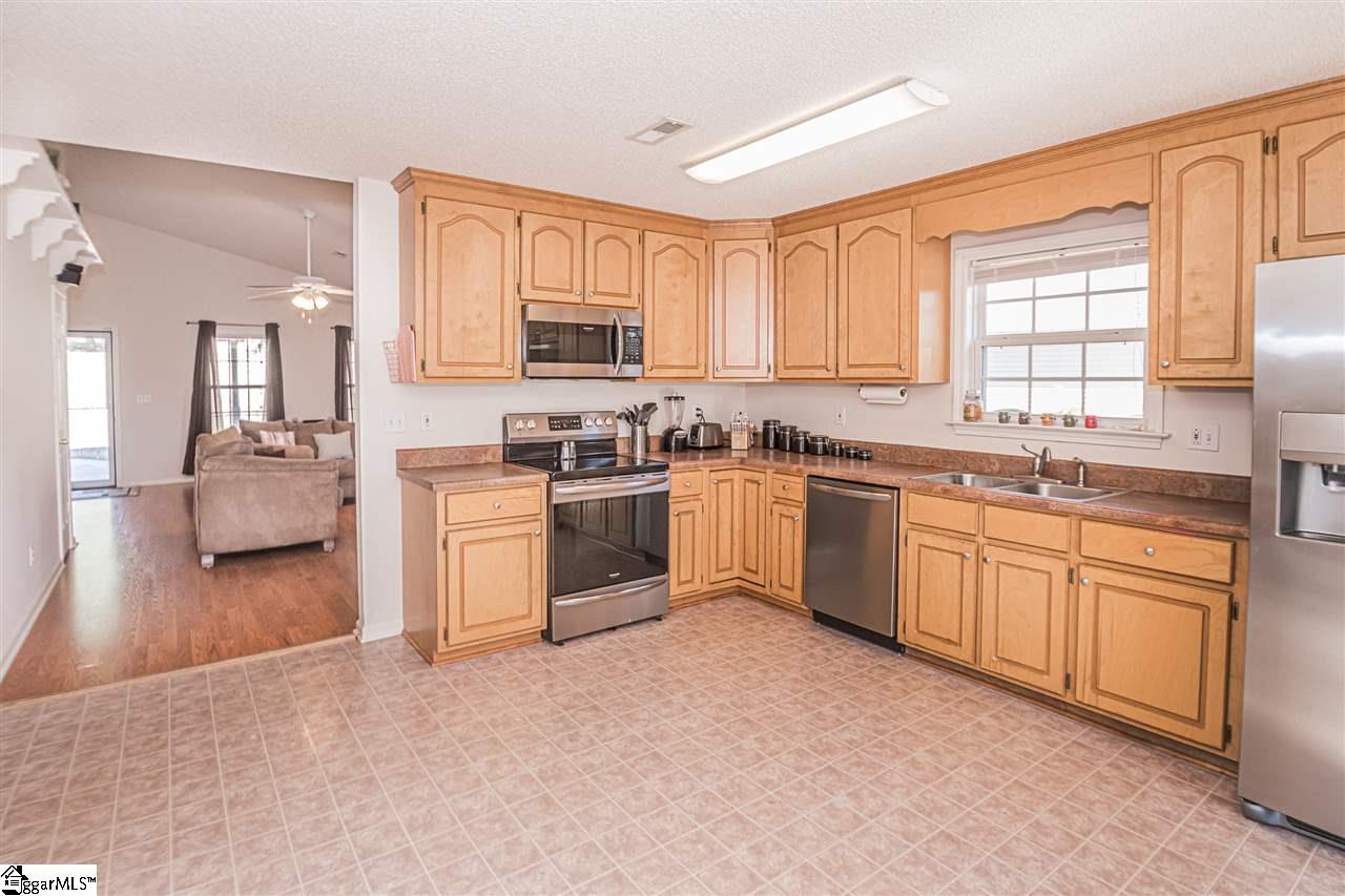 637 Fairmont Road Anderson, SC 29621 - Photo 14 of 29