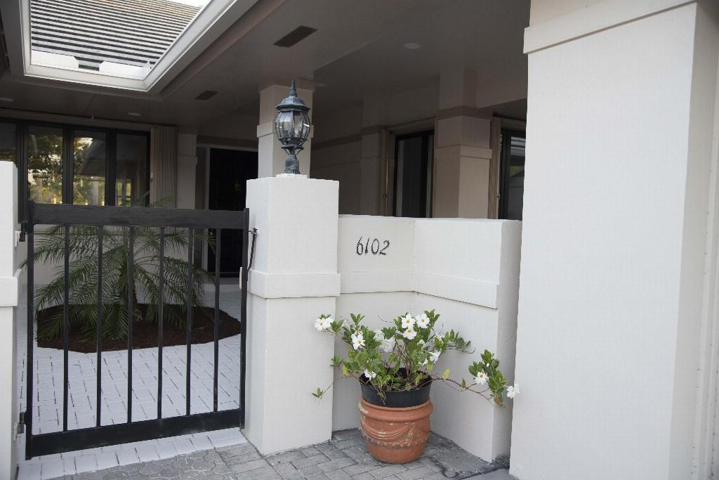 6102 Southeast Oakmont Place Stuart, FL 34997 - Photo 3 of 50 Photo 3