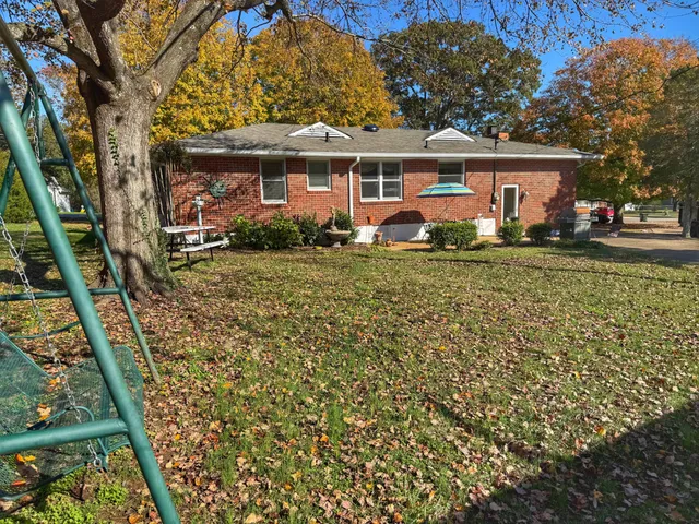 $345,000 | 1105 North Charlotte Street, Dickson, TN 37055