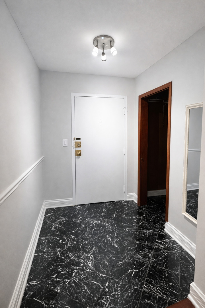 8809 West Golf Road, Unit 11F Niles, IL 60714 - Photo 2 of 9