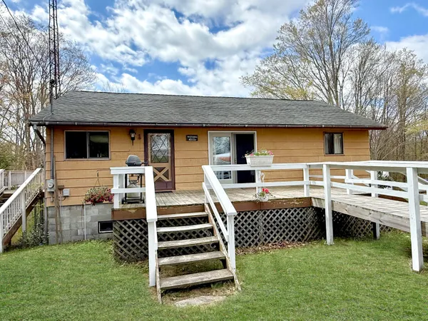 $319,000 | 4179 East White River Drive, Hesperia, MI 49421