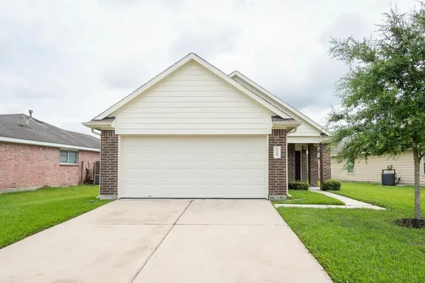 $1,915 | 12703 Rio Nueces Lane, Rosharon, TX 77583