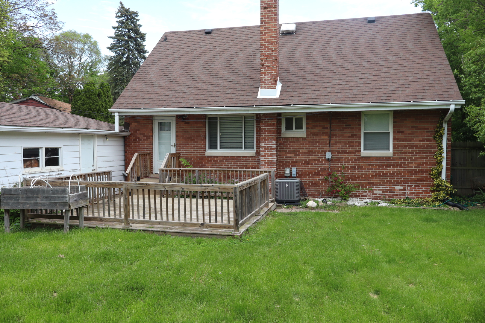 18610 Golfview Avenue Homewood, IL 60430 - Photo 2 of 20