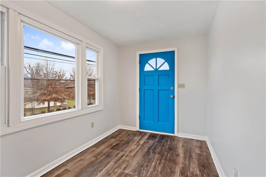 527 Coraopolis Road Coraopolis, PA 15108 - Photo 4 of 25 Gallery Image 4