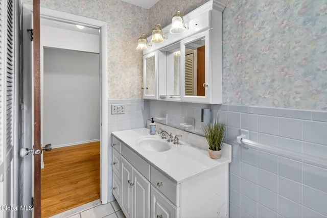 $349,900 | 54 Normanside Drive, Albany, NY 12208