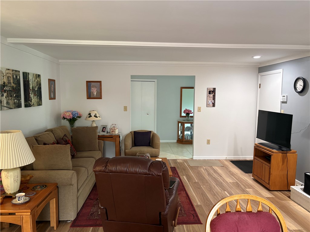 8910 Springrun Lane Dayton, OH 45458 - Photo 4 of 9